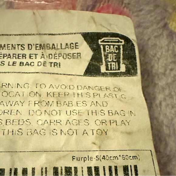 NWT untitled blanket in size small very soft, but read dimensions - Picture 2 of 2